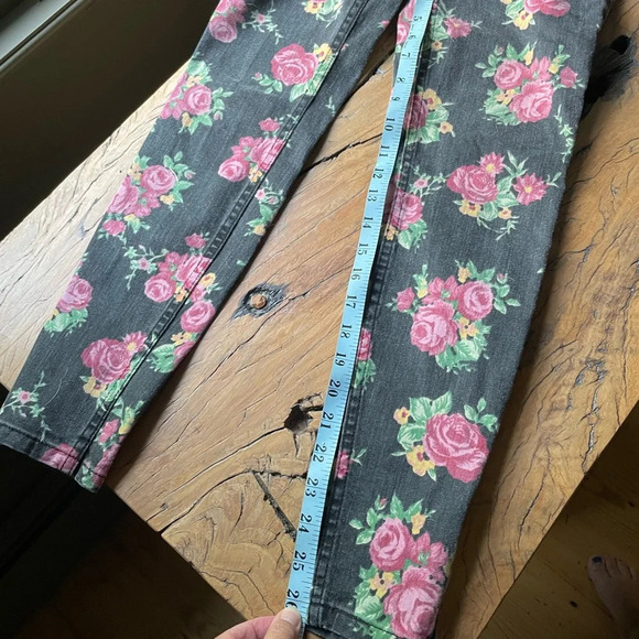 Guess Jeans 1981 3 Zip Crop Vintage Black Floral Roses Size 24 80s Y2K - Picture 5 of 15